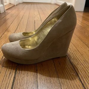 Tan wedge shoe